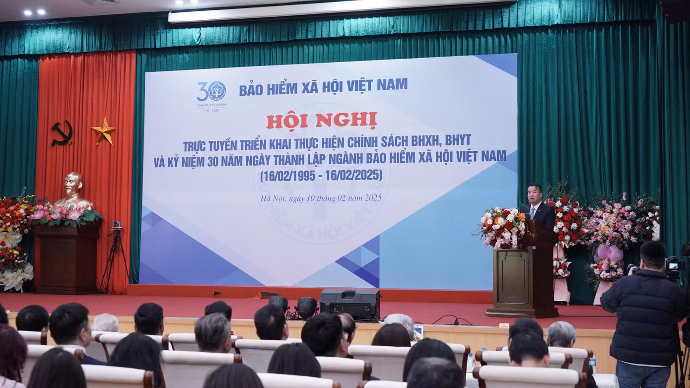 Tổng giám đốc BHXH Nguyễn Thế Mạnh phát biểu tại hội nghị.
