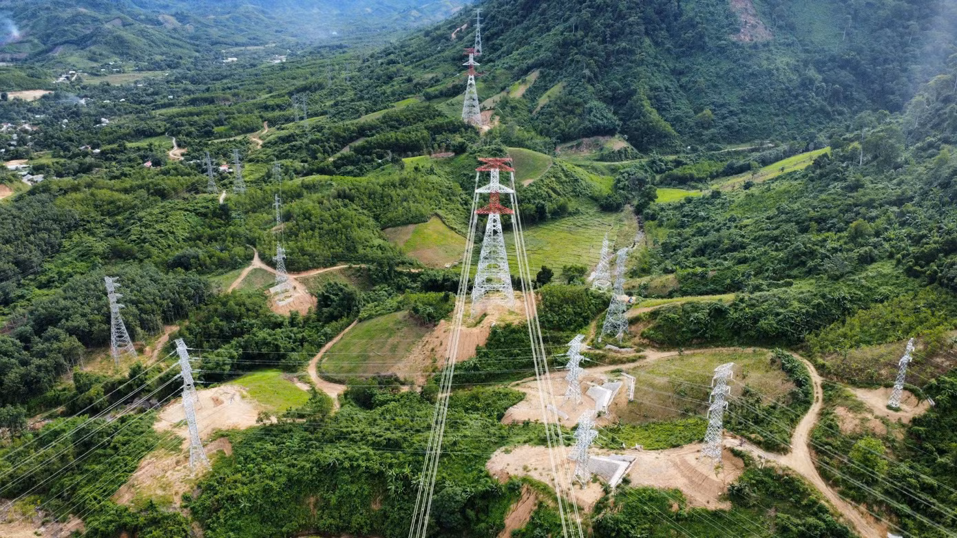 Đường dây 500 kV Monsoon - Thạnh Mỹ hoàn thành vượt tiến độ, phục vụ công tác nhập khẩu điện từ Lào. Ảnh: EVN.