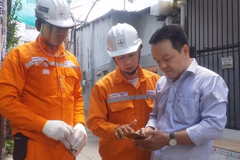 cong-ty-dien-luc-tphcm-huong-dan-khach-hang-cai-dat-app.jpg