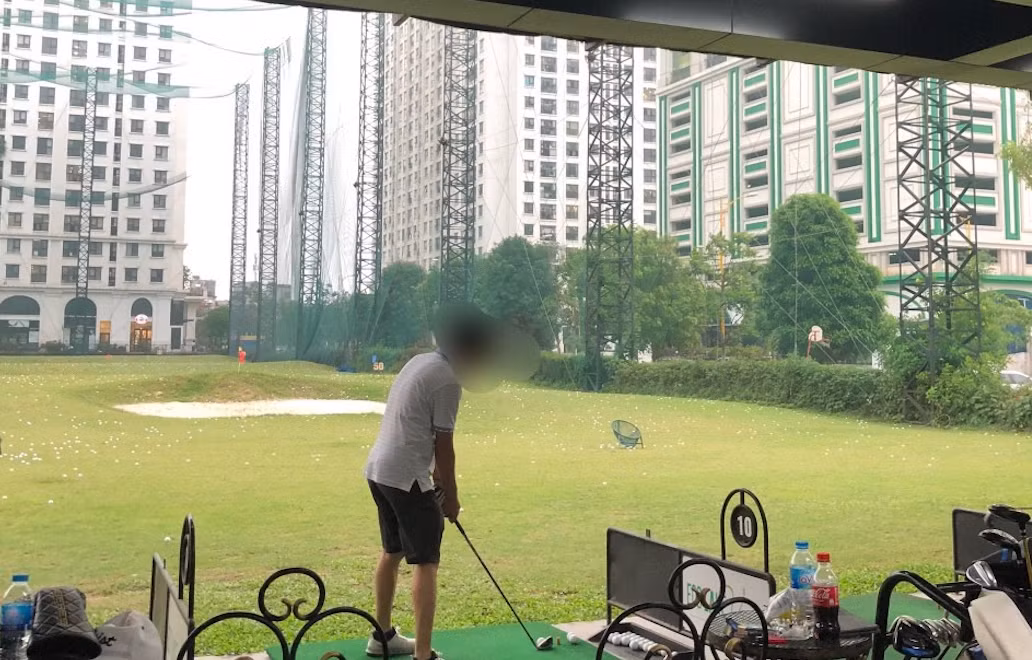 Sân tập golf cạnh chung cư Ecolake view.