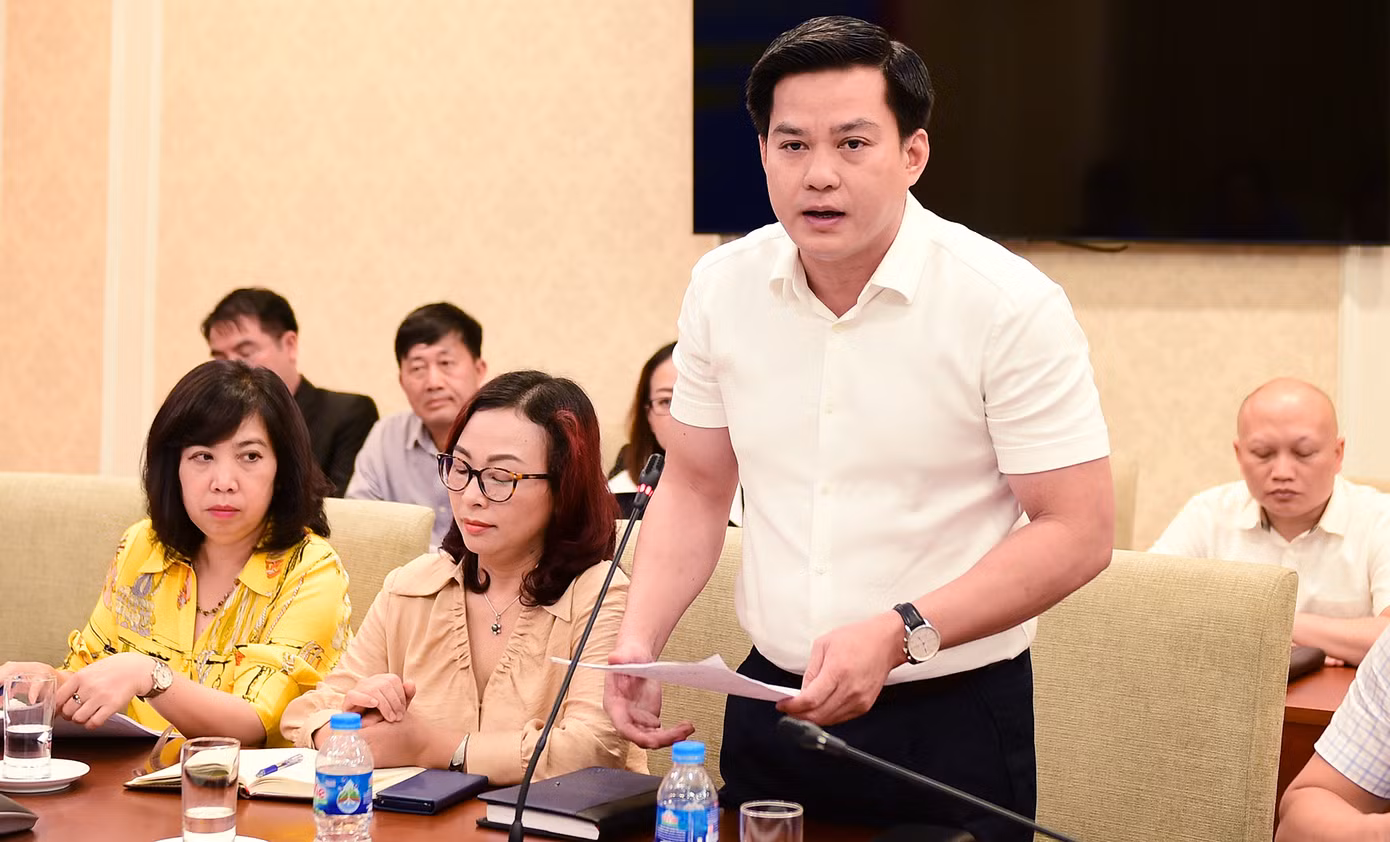 Ông Hoàng Hải trao đổi ý kiến tại chương trình. Ảnh: Xuân Tùng