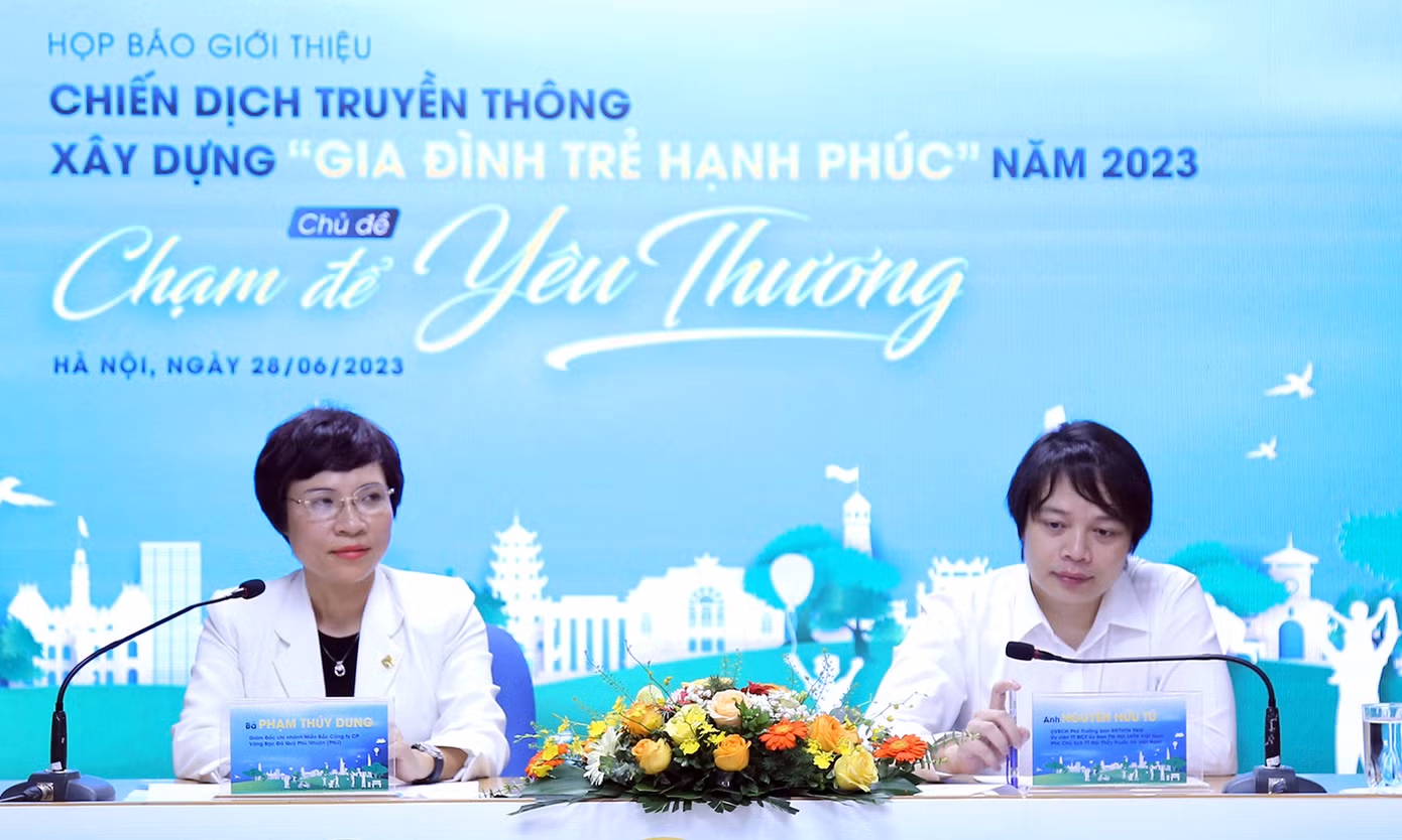Đại diện Ban tổ chức Chiến dịch "Xây dựng gia đình trẻ hạnh phúc" năm 2023 chia sẻ thông tin tại chương trình họp báo. Ảnh: Lâm Đăng Hải