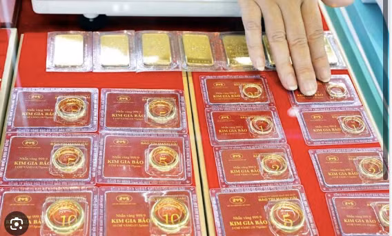 Giá vàng nhẫn tròn bán ra 78,6 triệu đồng/lượng, giá vàng SJC bán ra 80,5 triệu đồng/lượng. Ảnh: PQ.