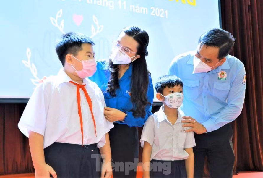T.Ư Đoàn và Tỉnh Đoàn Bình Dương thực hiện chương trình "Nối vòng tay thương" tại Bình Dương