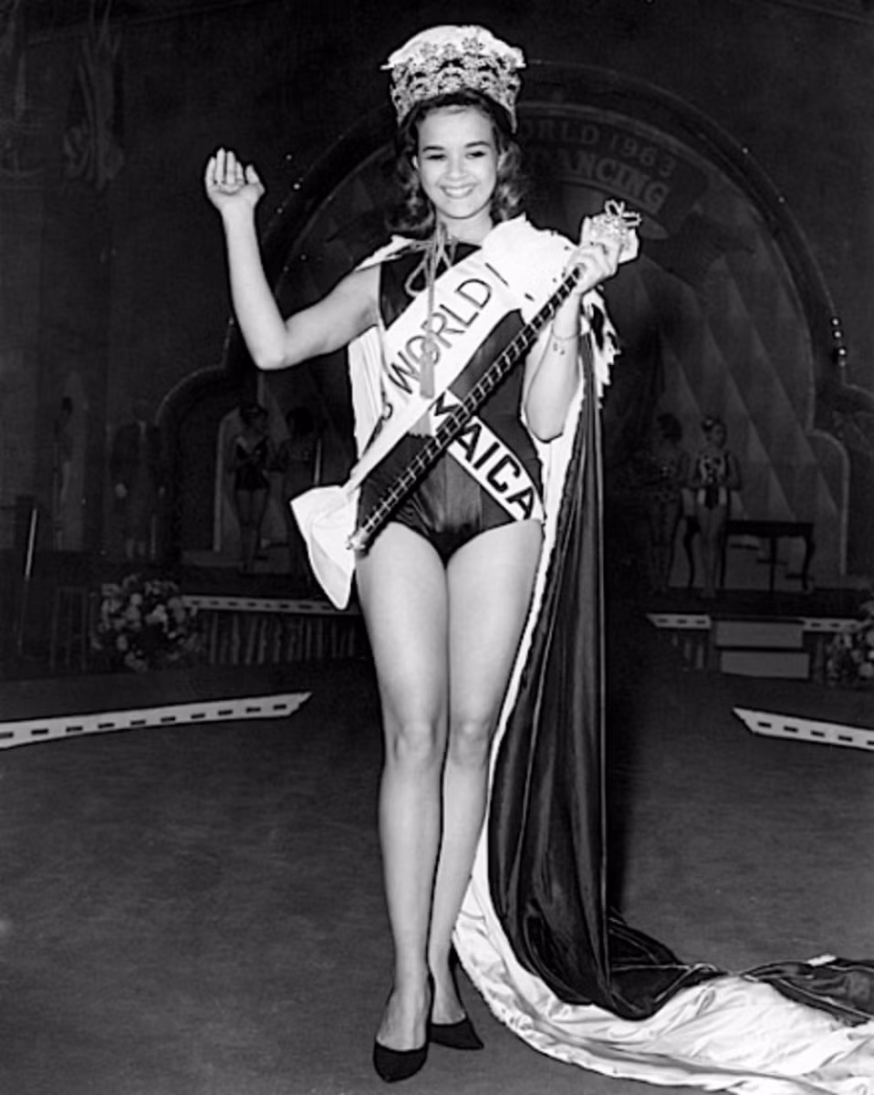 Carole Joan Crawford khi đăng quang Hoa hậu Thế giới 1963.