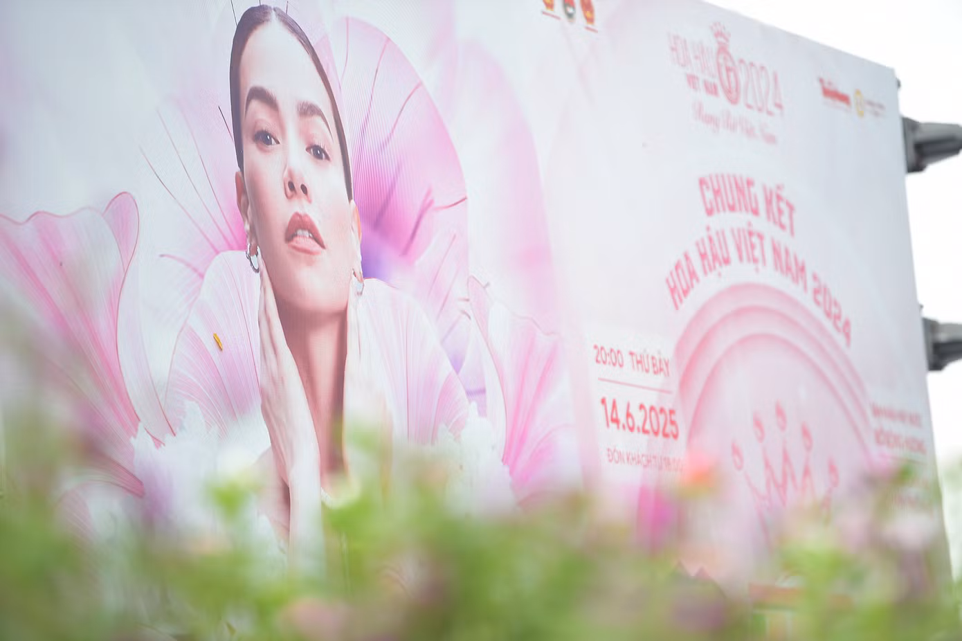 Đêm chung kết dự kiến sẽ đón nhiều nghệ sĩ tên tuổi tham gia.