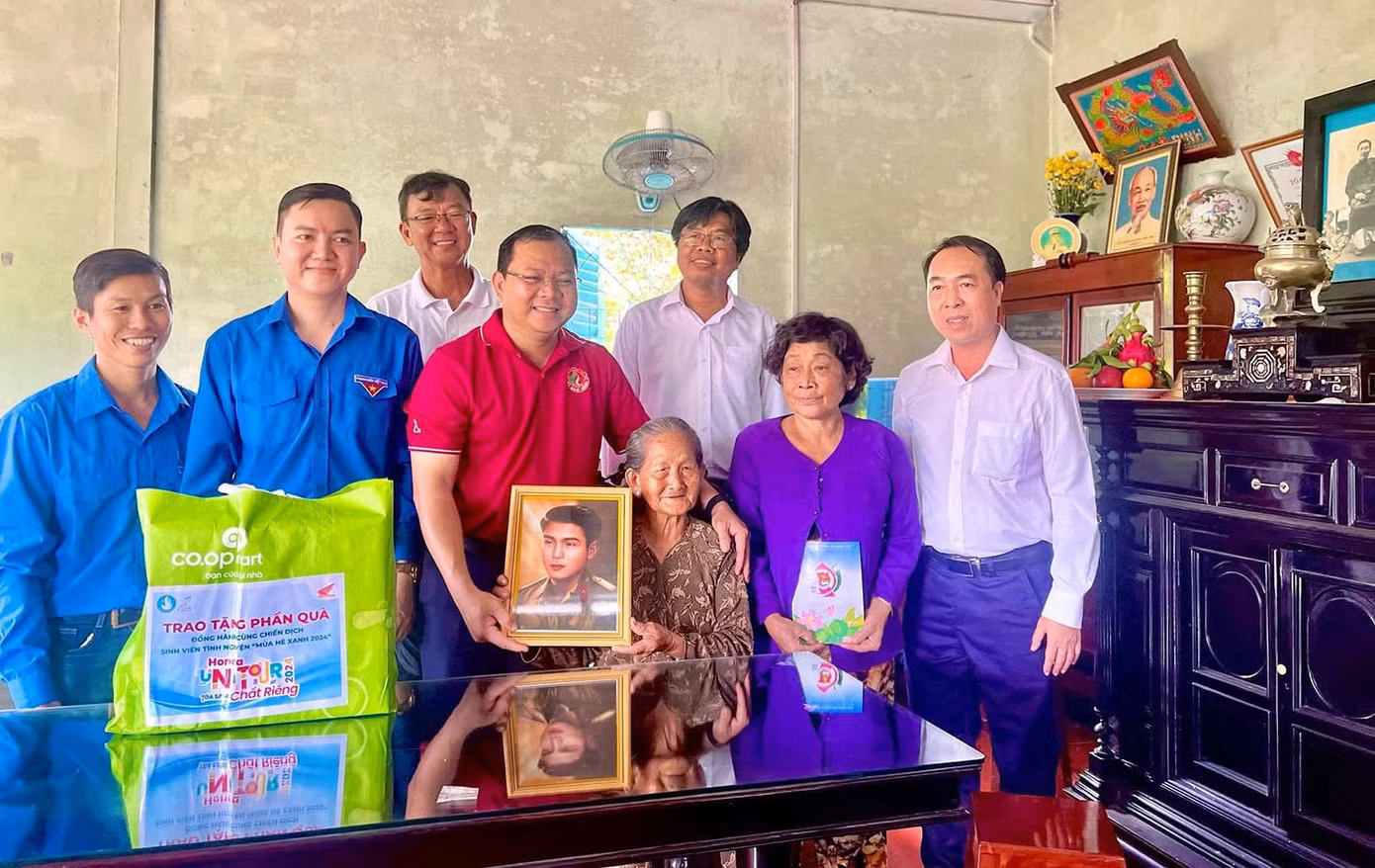 Chiến dịch "Phục hồi di ảnh – Dựng lại dáng hình non sông" của trường ĐH Khoa học Tự nhiên (ĐHQG TP. HCM).