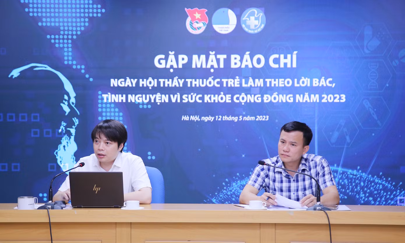 Đại diện T.Ư Hội Thầy thuốc trẻ Việt Nam trao đổi tại chương trình.