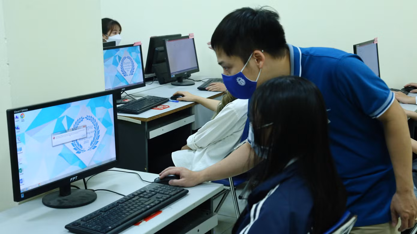 Hơn 1.000 thí sinh tham dự cuộc thi Olympic Tin học, Tiếng Anh không chuyên.