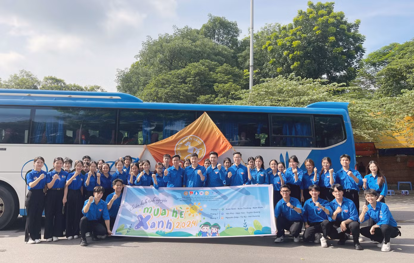 Đội Sinh viên tình nguyện 'Mùa Hè Xanh' 2024 Học viện Ngân hàng.