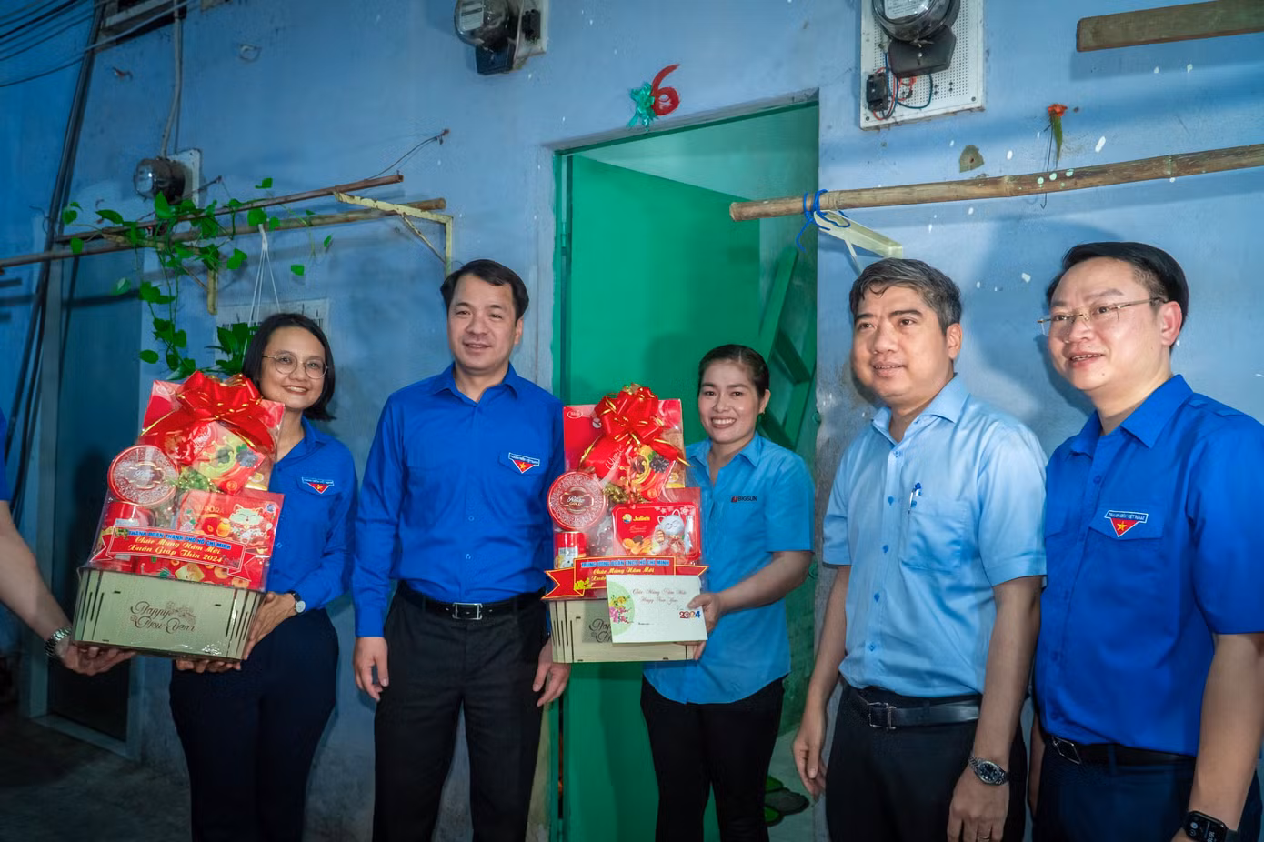 T.Ư Đoàn đã tặng 2 "Căn phòng mơ ước" cho 2 hộ gia đình thanh niên công nhân có hoàn cảnh khó khăn.
