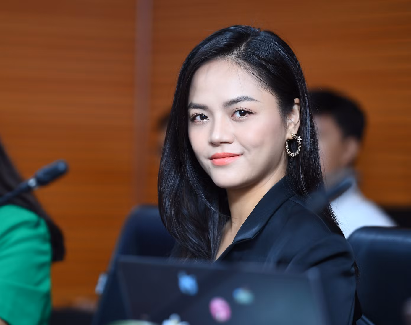 Diễn viên Thu Quỳnh: “Bất kể ai sử dụng mạng xã hội, đặc biệt là sinh viên, cũng rất có thể là thủ phạm lan truyền thông tin sai lệch, gây hậu quả khôn lường. Ranh giới giữa nạn nhân, thủ phạm rất mong manh”.