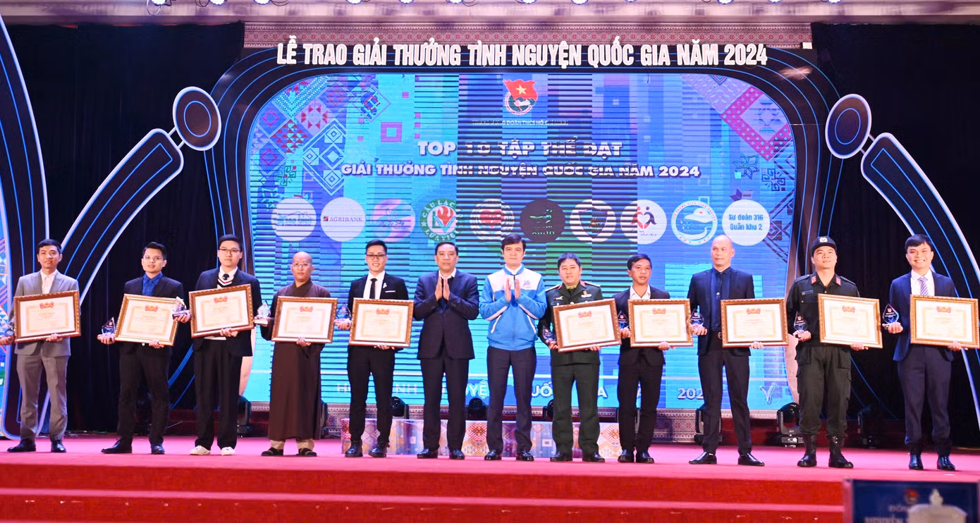 Hoa hậu Liên lục địa 2022 Lê Nguyễn Bảo Ngọc đã gây ấn tượng với hành trình thiện nguyện đầy ý nghĩa, trở thành một trong 10 cá nhân nhận giải thưởng.