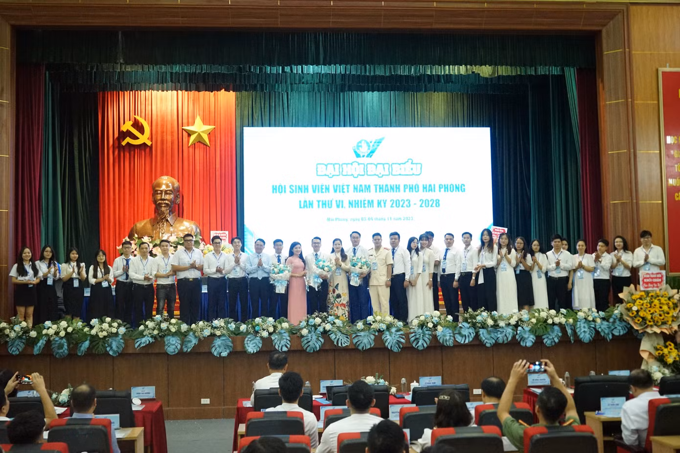 Ban Chấp hành Hội Sinh viên TP. Hải Phòng ra mắt tại Đại hội.