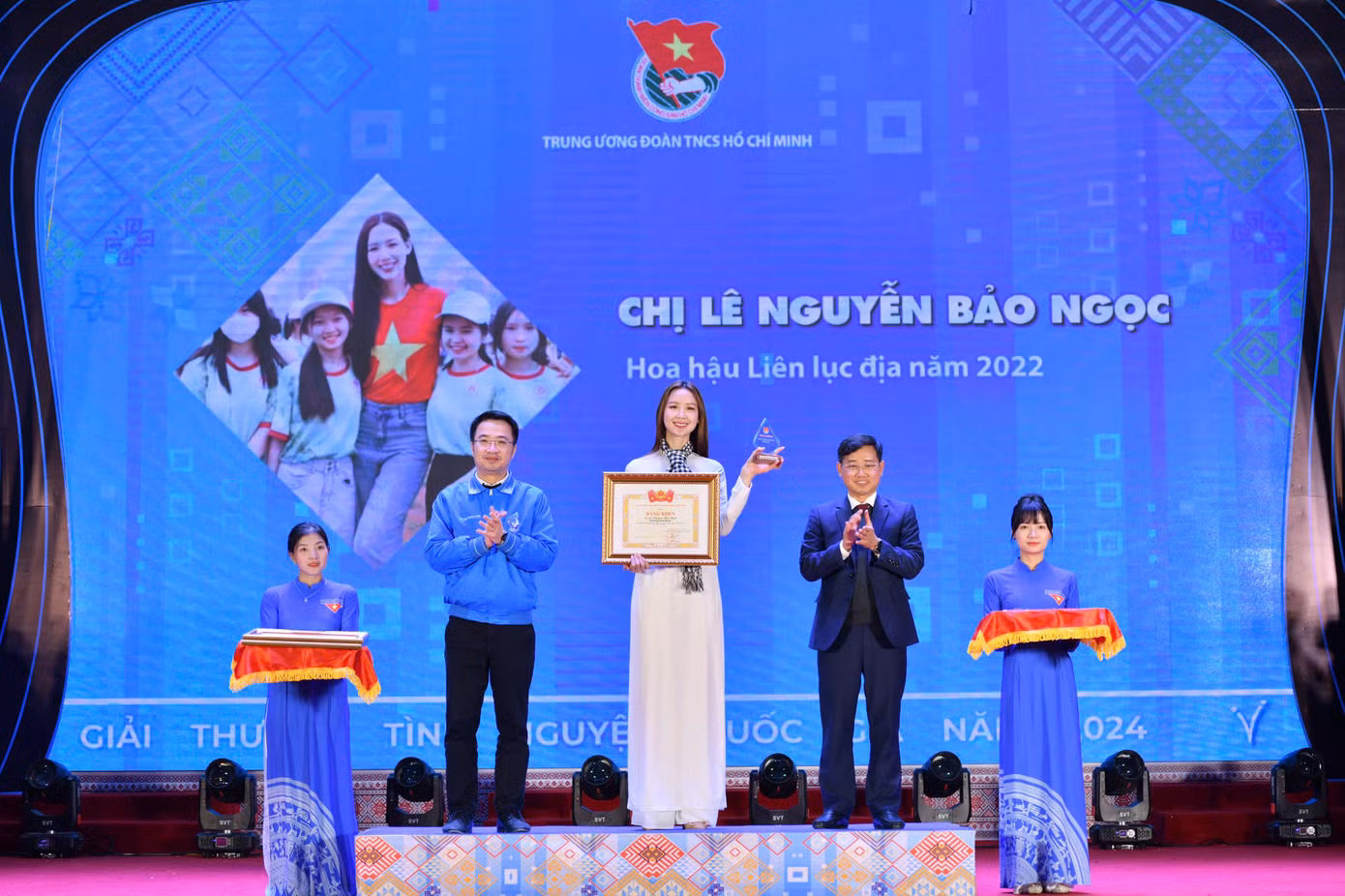 Hoa hậu Liên lục địa 2022 Lê Nguyễn Bảo Ngọc đã gây ấn tượng với hành trình thiện nguyện đầy ý nghĩa, trở thành một trong 10 cá nhân nhận giải thưởng.