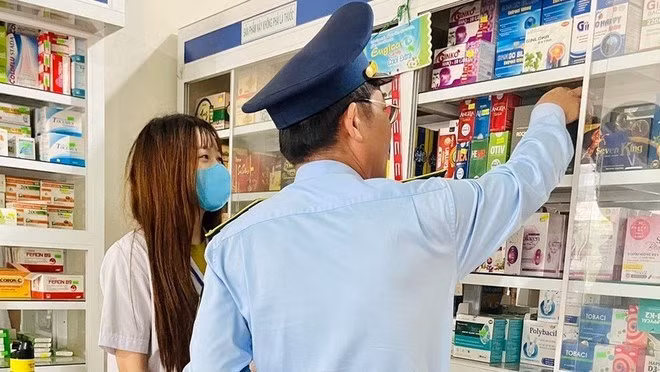 Cơ quan chức năng Hà Nội kiểm tra các cơ sở y dược tư nhân