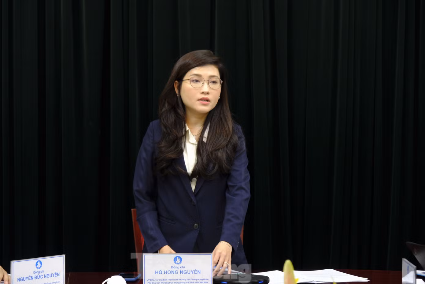 Chị Hồ Hồng Nguyên - Trưởng Ban Thanh niên trường học T.Ư Đoàn, Phó Chủ tịch thường trực T.Ư Hội SVVN phát biểu tại hội nghị. Ảnh: Châu Linh