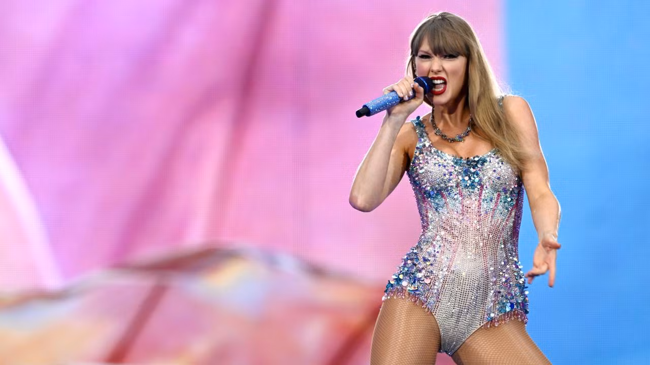 Nữ hoàng nhạc pop Taylor Swift ủng hộ bà Kamala Harris. Ảnh: Daily Telegraph.