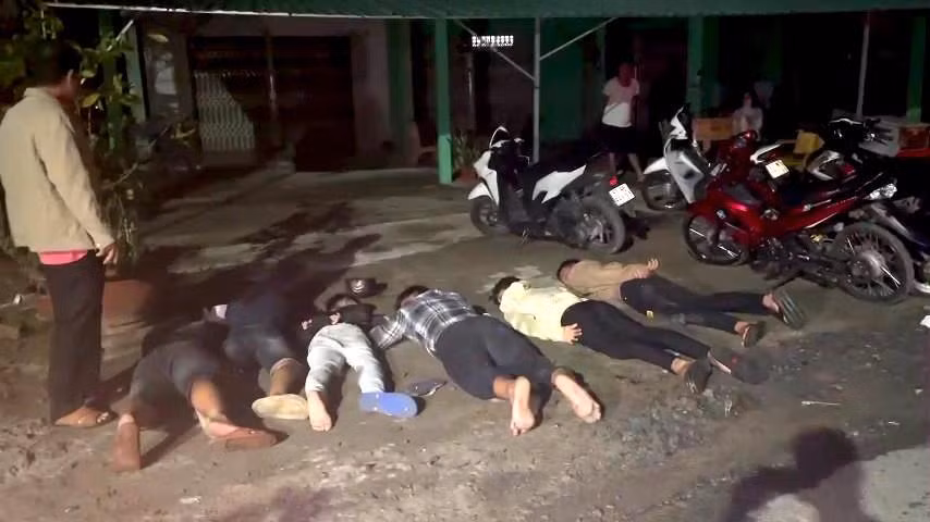 Bắt nhóm 'quái xế' đua xe ở Tiền Giang.