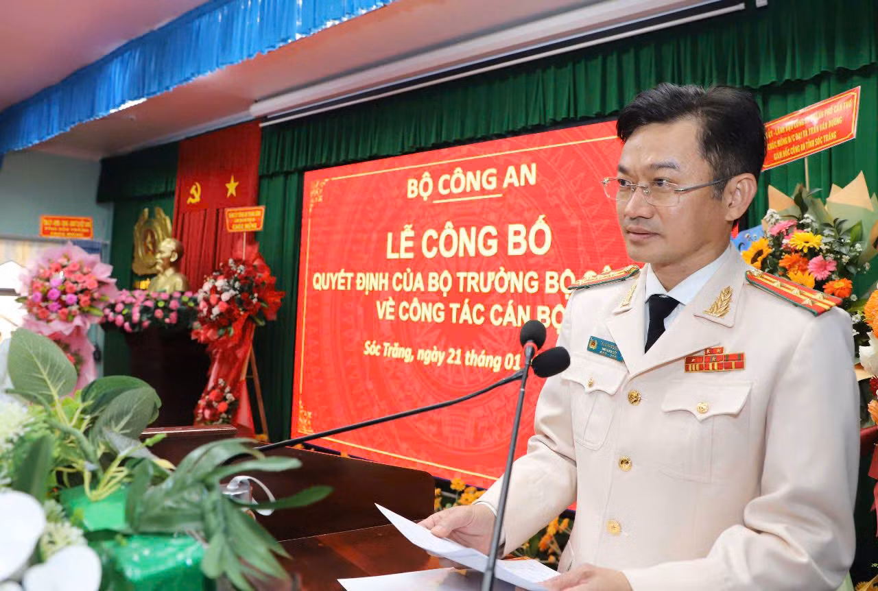 Đại tá Trần Văn Dương phát biểu tại buổi lễ.