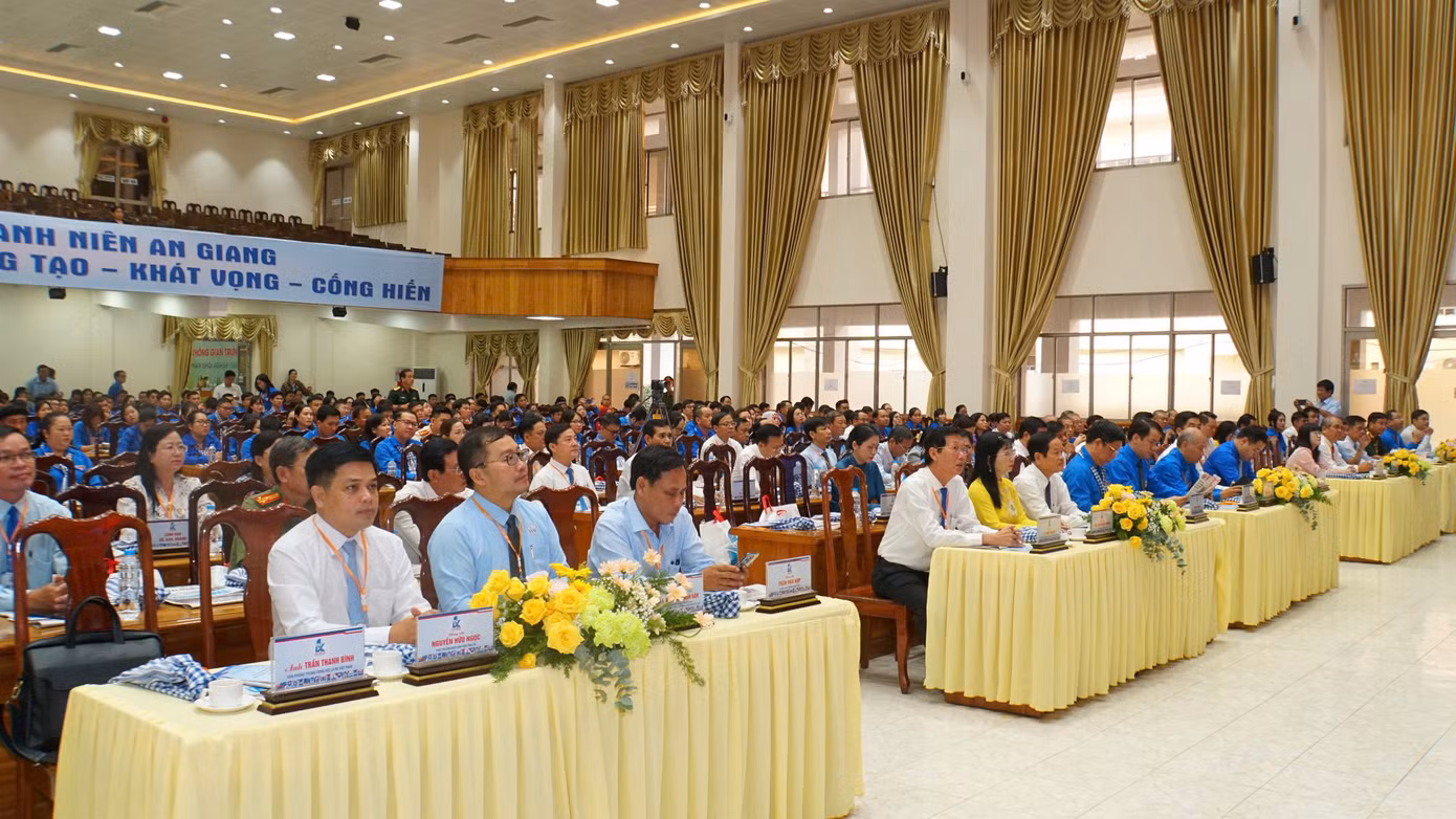 Các đại biểu tham dự đại hội.