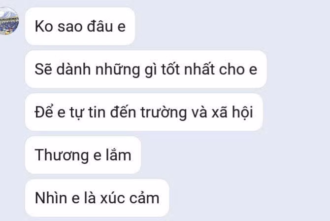 Tin nhắn được cho của ông D. gửi cho nữ giáo viên trong trường.