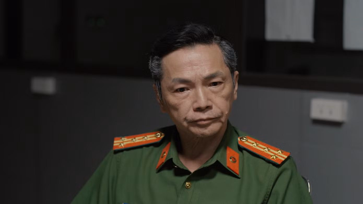 Nhân vật do NSND Trung Anh thủ vai có câu thoại rất đắt: "Vẫn bắt".