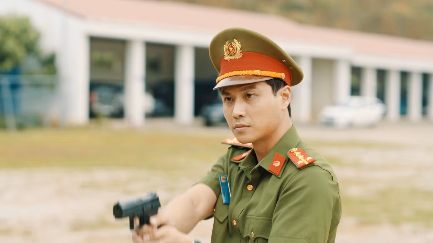 Thanh Sơn trong vai Đại úy Vũ của "Đấu trí".