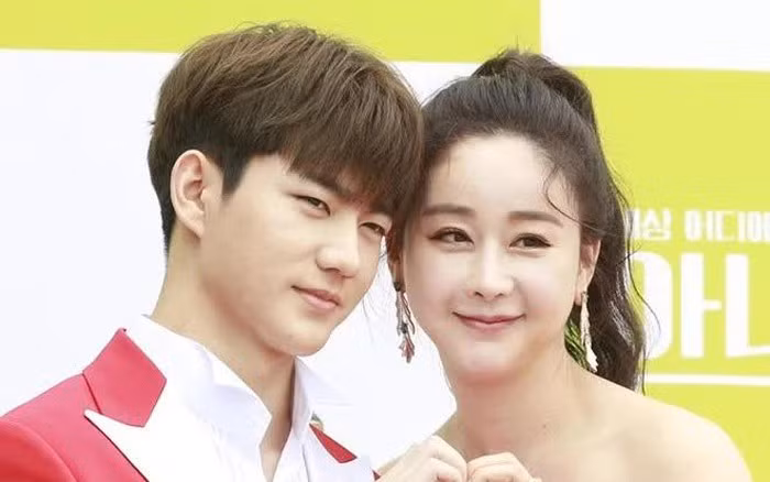 Người đẹp Ham So Won và chồng - Trần Hoa.