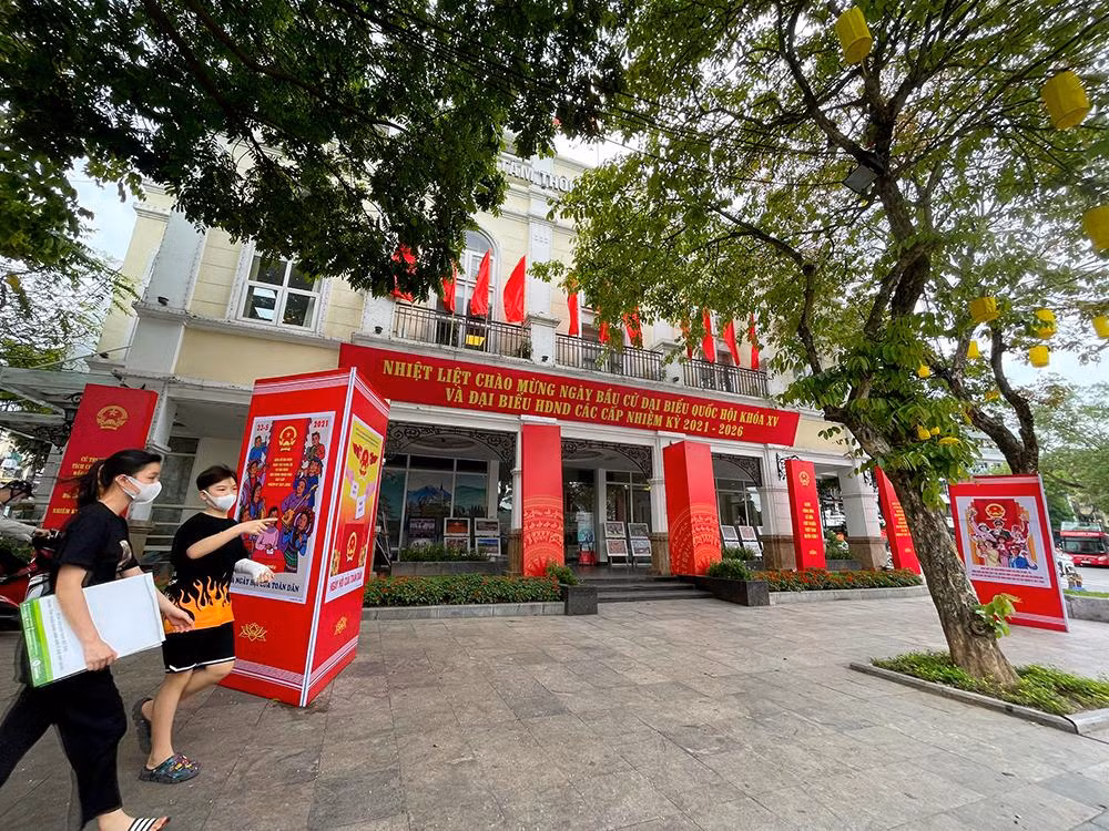 Công tác tuyên truyền nhằm mục đích tạo sự thống nhất về nhận thức, tư tưởng chính trị và hành động trong Đảng, sự đồng thuận trong xã hội trước cuộc bầu cử đại biểu Quốc hội khóa XV và đại biểu HĐND các cấp nhiệm kỳ 2021-2026 trên địa bàn Hà Nội.