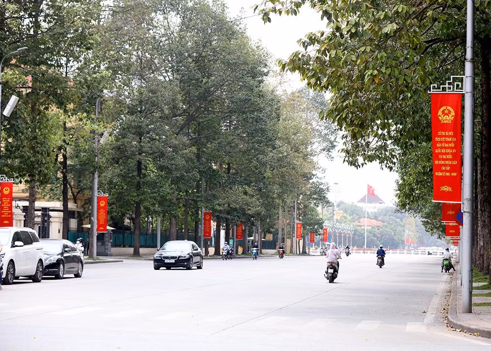 Trên đường Hùng Vương, quận Ba Đình