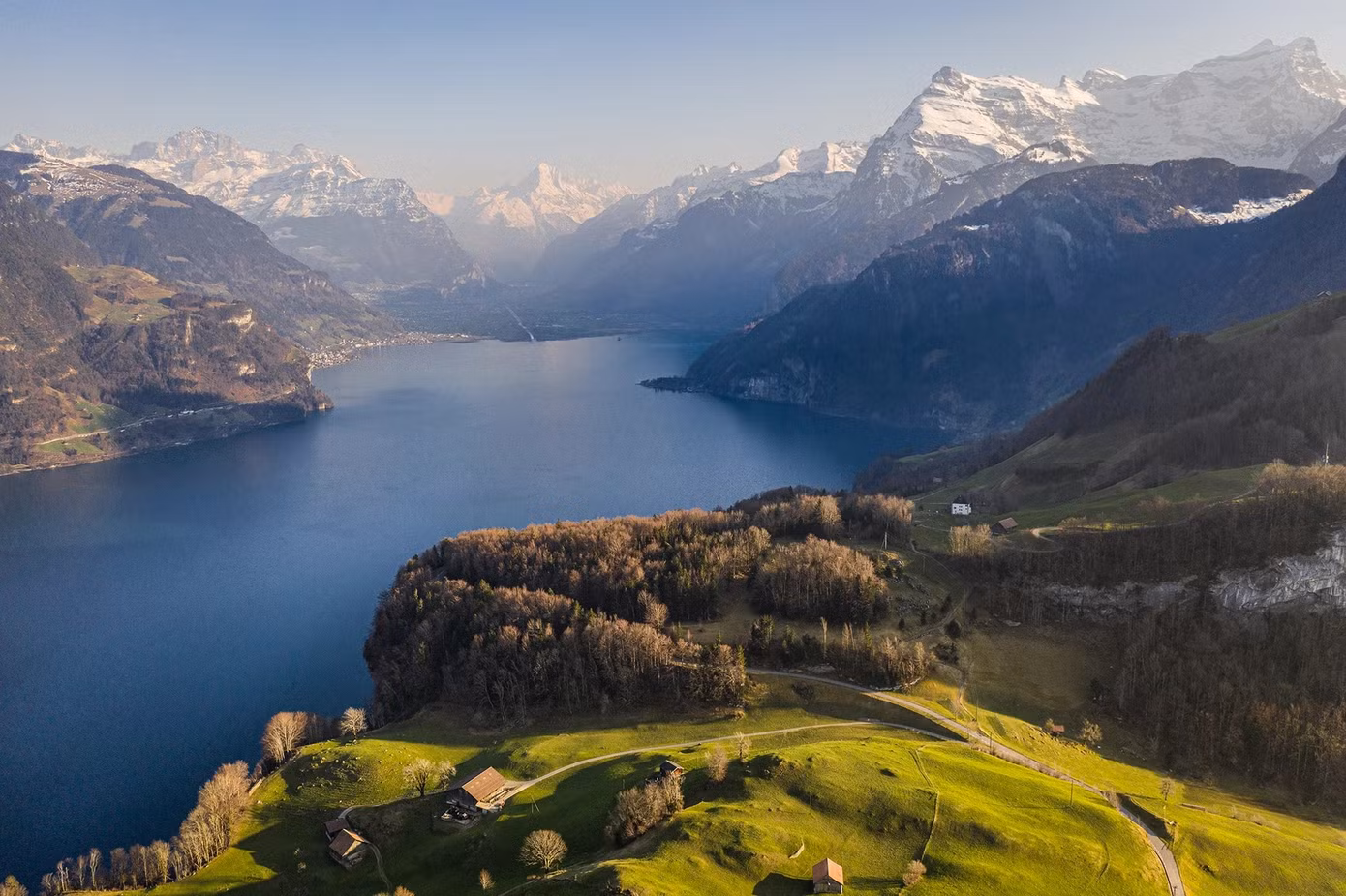 Cảnh nhìn ra hồ Lucerne ở miền trung Thụy Sĩ. Ảnh: Getty Images.
