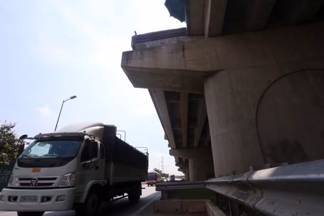 'Bẫy tử thần' ở cầu cạn Vành đai 3 Hà Nội ảnh 6