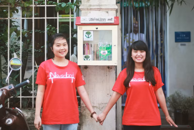 Độc đáo tủ sách không khóa ảnh 4