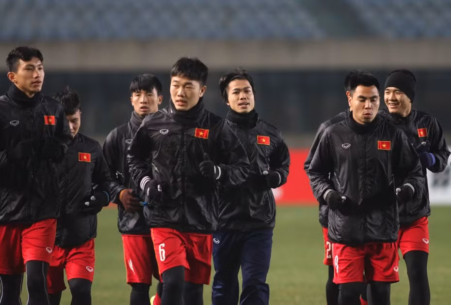 HLV Wenger chỉ mặt mắng trọng tài là… nỗi ô nhục ảnh 1 HLV Wenger chỉ mặt mắng trọng tài là… nỗi ô nhục ảnh 1