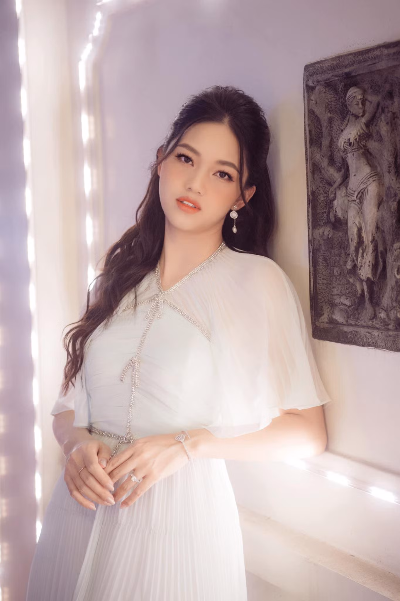 Sau kết hôn, Thanh Tú ít tham gia vào các sự kiện trong showbiz để tập trung vun vén hạnh phúc riêng. Cô chọn cuộc sống bình lặng, sinh con và tích cực hoạt động từ thiện. Dù không chia sẻ nhiều với truyền thông nhưng qua những hình ảnh được Thanh Tú đăng tải trên trang cá nhân cũng hé lộ ít nhiều về cuộc sống hạnh phúc của Á hậu xinh đẹp.