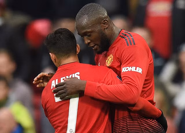 VAR 'bắt dính' Wayne Rooney đánh nguội đối thủ ảnh 4