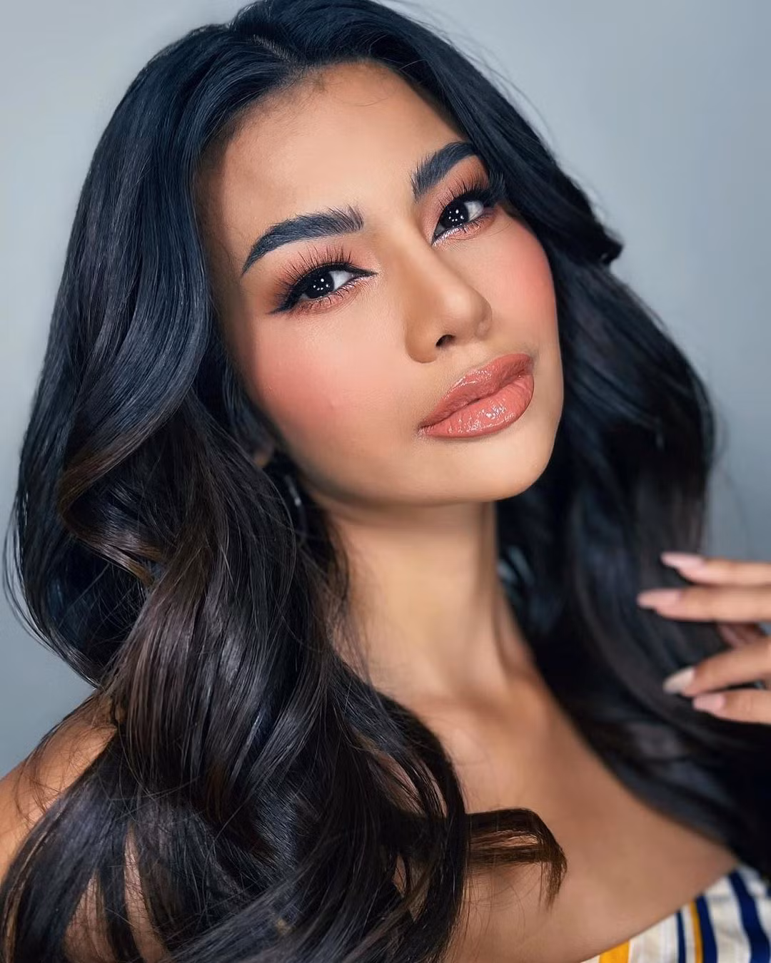 Angelica Lopez không phải là gương mặt xa lạ với giới sắc đẹp. Cô từng tham dự cuộc thi Miss Universe Philippines 2022. Người đẹp năm nay 23 tuổi, là người mẫu nổi tiếng ở quê nhà.