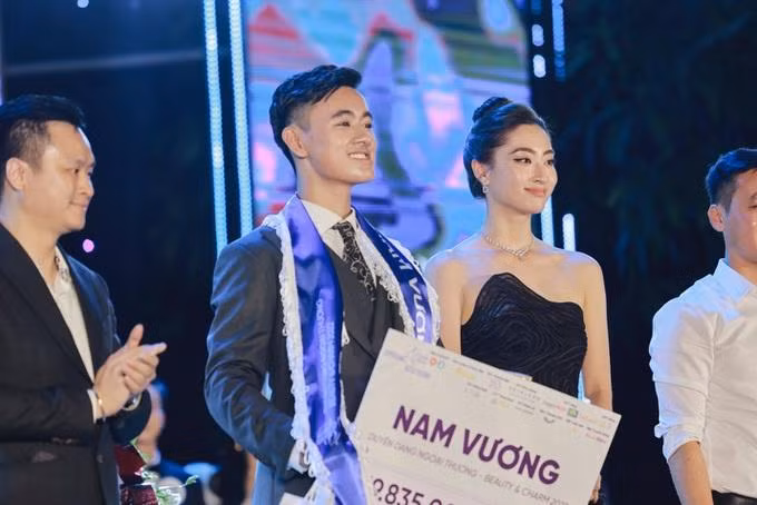 Trở thành gương mặt đại diện cho sinh viên Ngoại thương, Đức Minh sẽ không ngừng phát triển và hoàn thiện bản thân (Ảnh: NVCC).