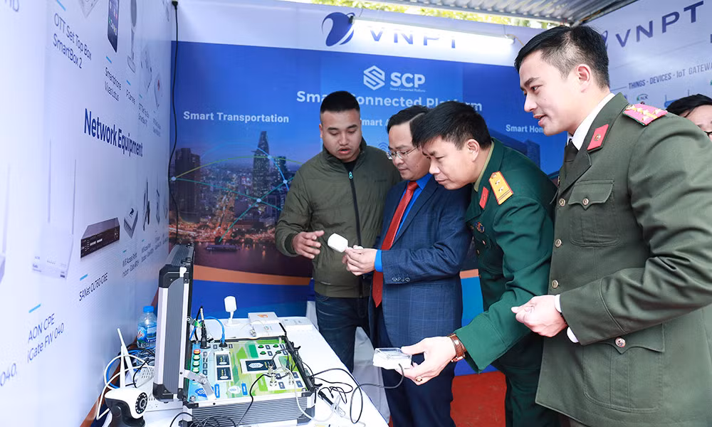 Khai mạc triển lãm Tuổi trẻ sáng tạo ảnh 6