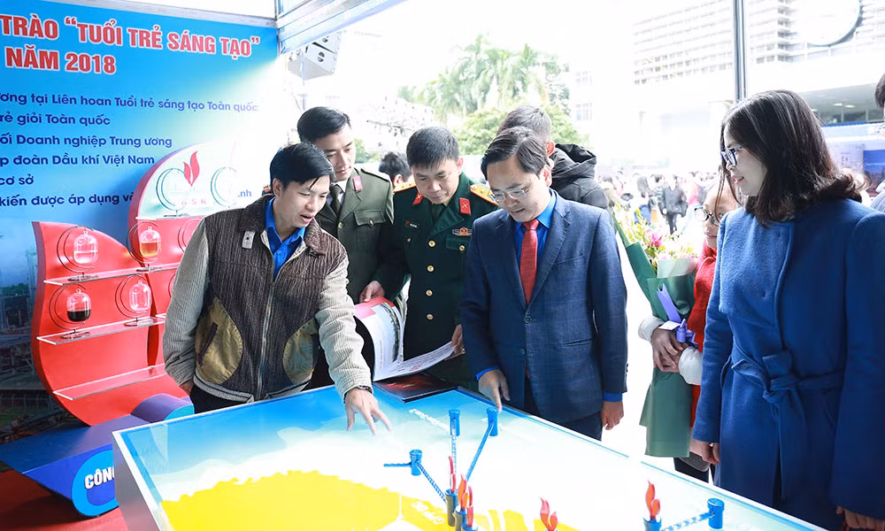 Khai mạc triển lãm Tuổi trẻ sáng tạo ảnh 3