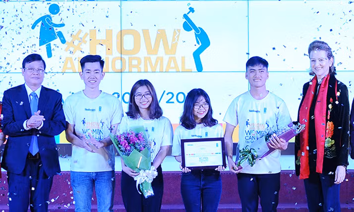 Chuyện MC hiến tạng cho y học, người chuyển giới đạt giải cao ảnh 1