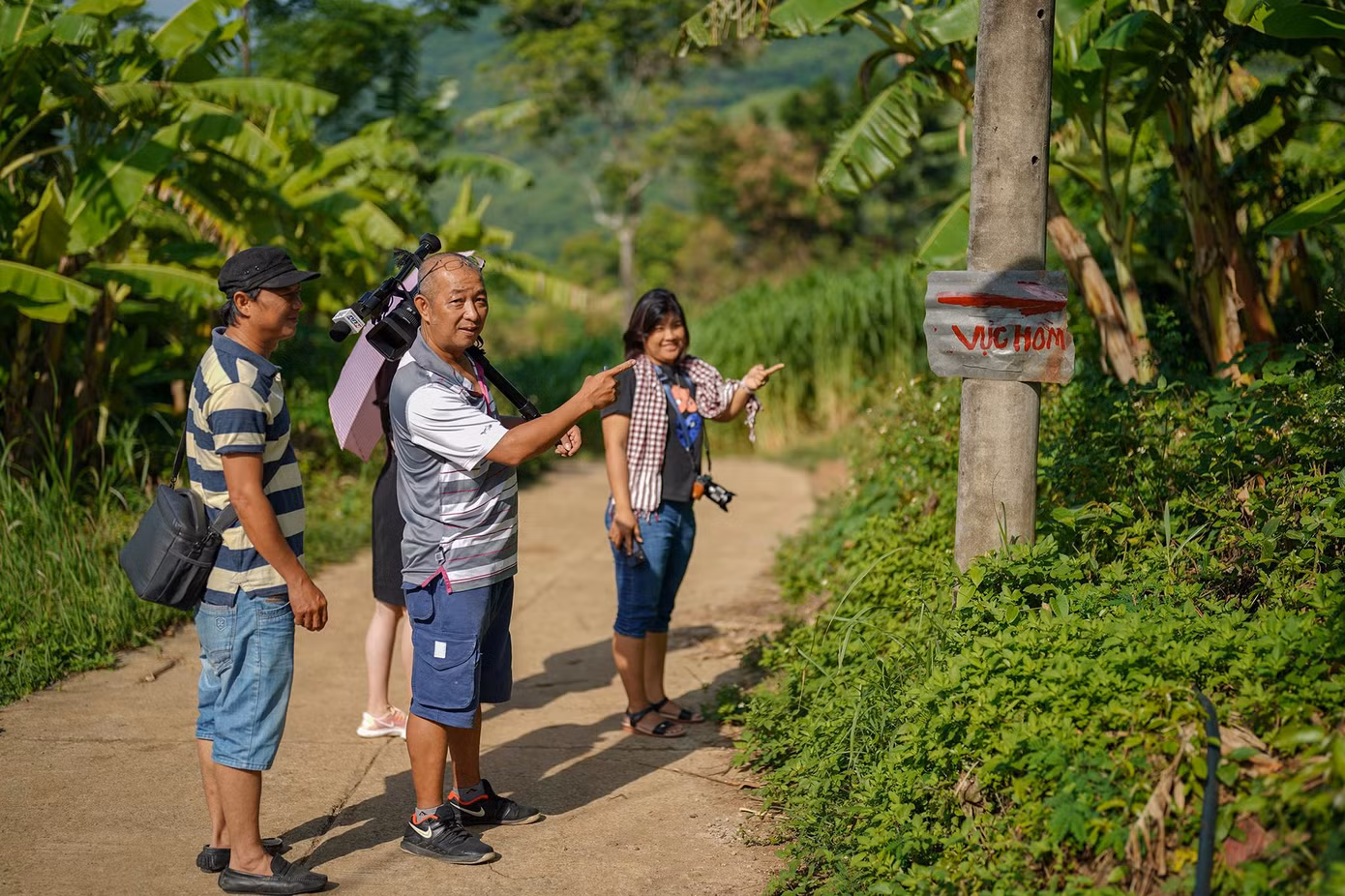 Thác Vực Hòm: Không chỉ có gành Đá Đĩa, bãi Xép, vịnh Xuân Đài hay những bãi biển tuyệt đẹp, Phú Yên còn có thác Vực Hòm hoang sơ, hùng vĩ nép mình bên những cột đá bazan. Check-in thác Vực Hòm để được đắm mình giữa thiên nhiên tươi đẹp là trải nghiệm tuyệt vời.