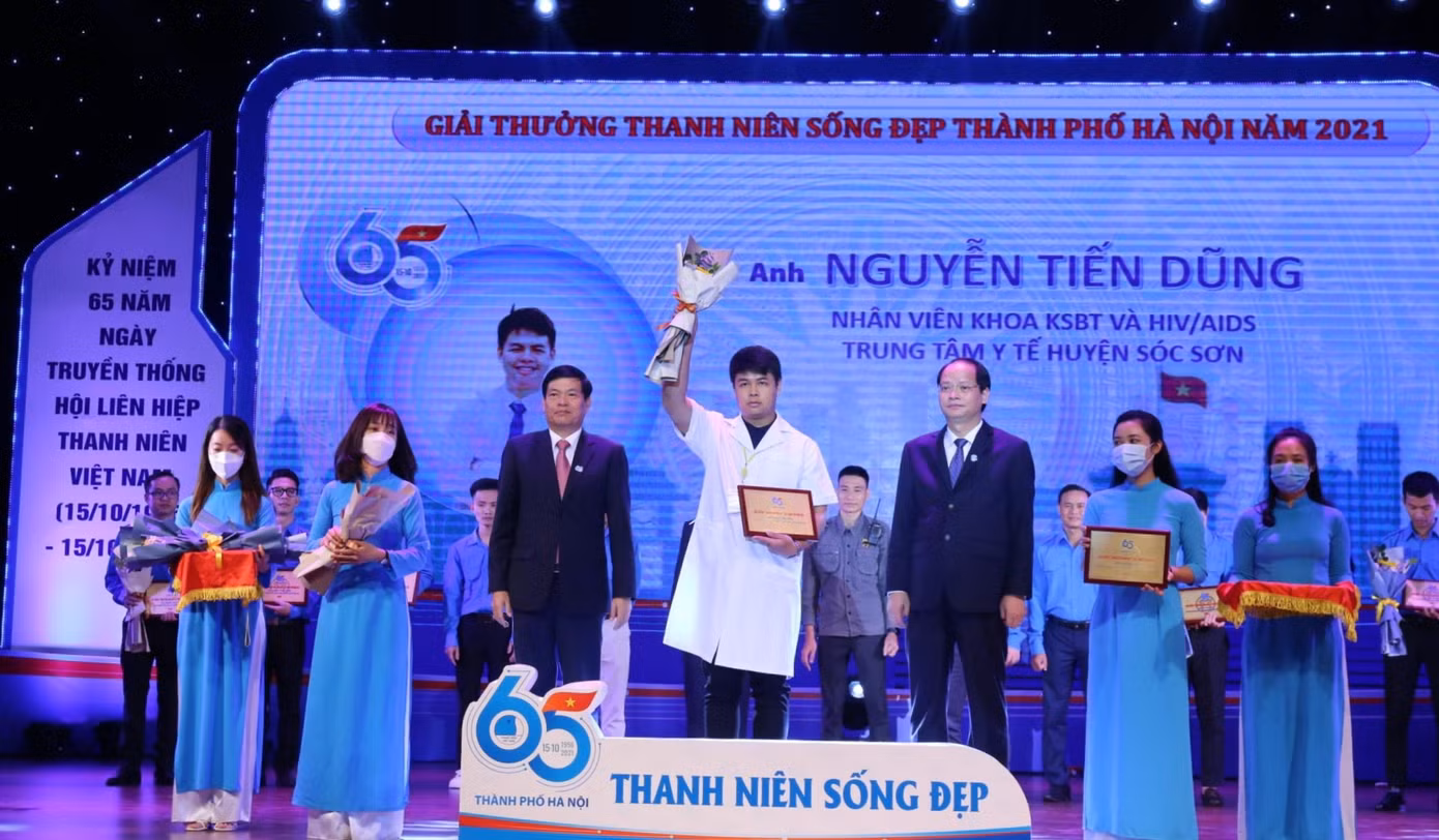 Một số tập thể, cá nhân được tuyên dương, khen thưởng tại chương trình