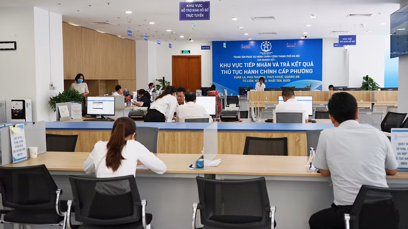 Quang cảnh Trung tâm Phục vụ hành chính công Hà Nội, Chi nhánh số 1 sáng 9/6
