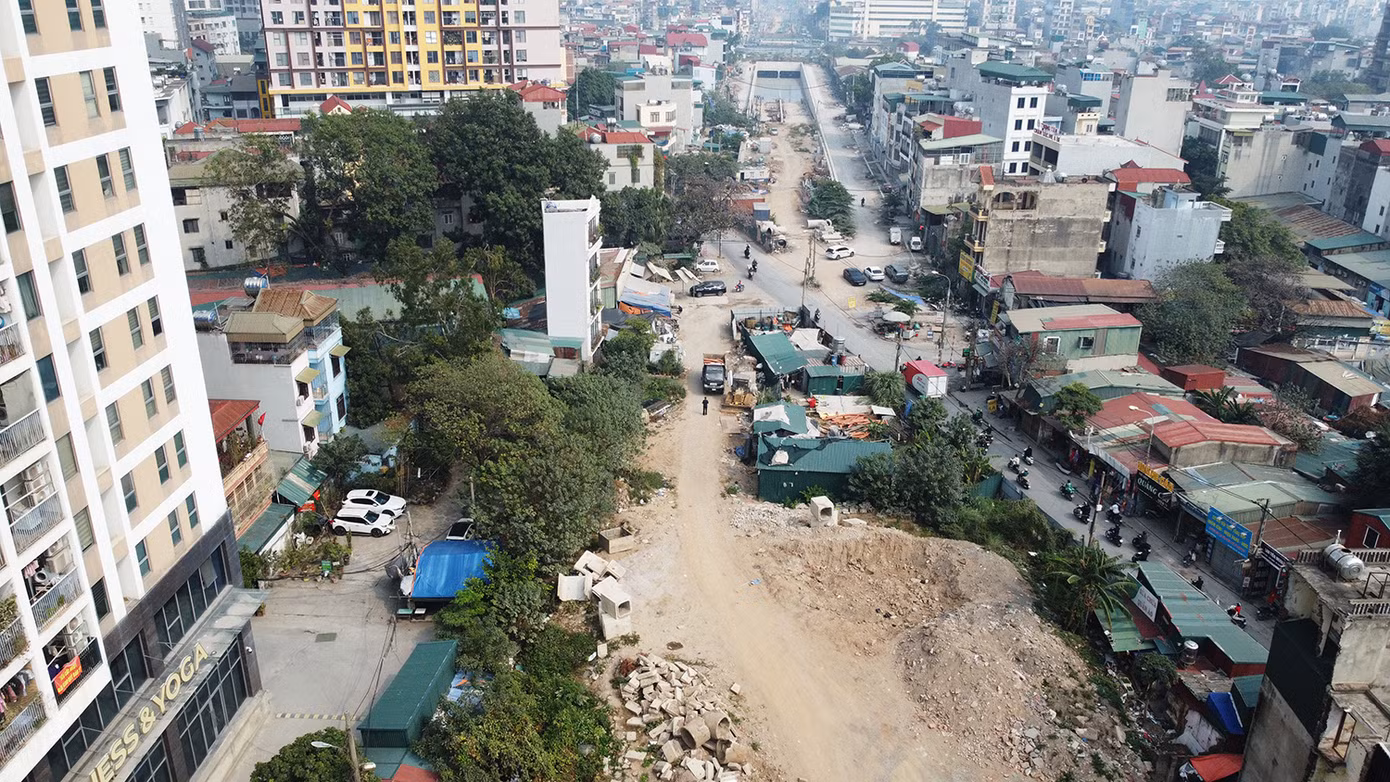 Về dự án khu đô thị mới mở rộng phía Bắc và Tây Bắc Đại Kim - Định Công, Thanh tra TP Hà Nội đã có thông báo về xử lý đơn, thư khiếu nại liên quan đến nhà đầu tư. Thanh tra TP cho biết, ngày 28/11/2018, UBND TP Hà Nội đã có quyết định phê duyệt điều chỉnh tổng thể Quy hoạch chi tiết tỷ lệ 1/500 mở rộng phía Bắc và Tây Bắc Đại Kim - Định Công.