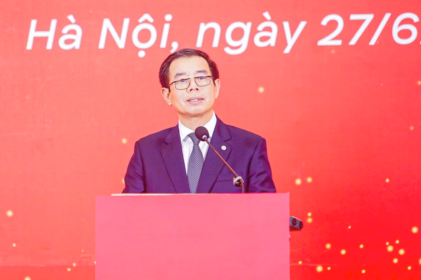 Ông Nguyễn Việt Quang, Phó Chủ tịch kiêm TGĐ Tập đoàn Vingroup phát biểu tại buổi lễ.