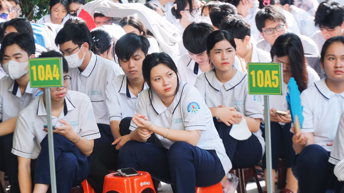 Thí sinh TPHCM sắp bước vào "cuộc đua" tranh suất vào lớp 10 (ảnh: Nguyễn Dũng)