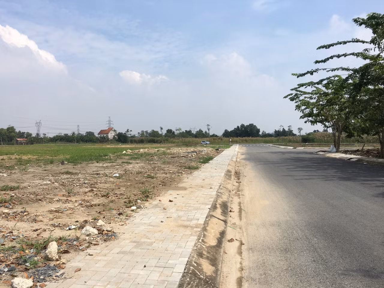 Bộ Tài chính khẳng định, bảng giá đất do UBND cấp tỉnh ban hành theo quy định của Luật Đất đai năm 2013 được tiếp tục áp dụng đến hết ngày 31/12/2025.