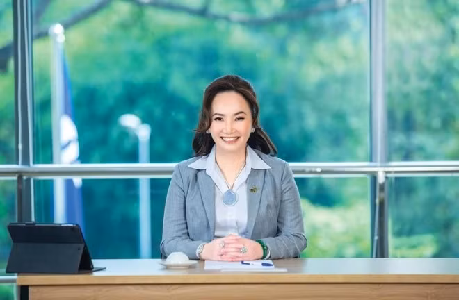 Bà Đặng Huỳnh Ức My bán sạch cổ phiếu SCR.